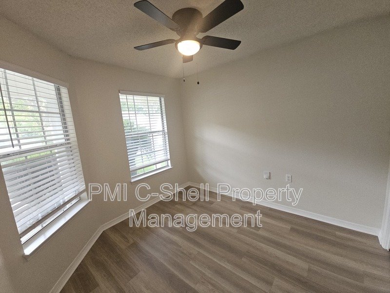 3 Bedroom 2 Bath, Pets, Park, Fenced Yard, Updated property image