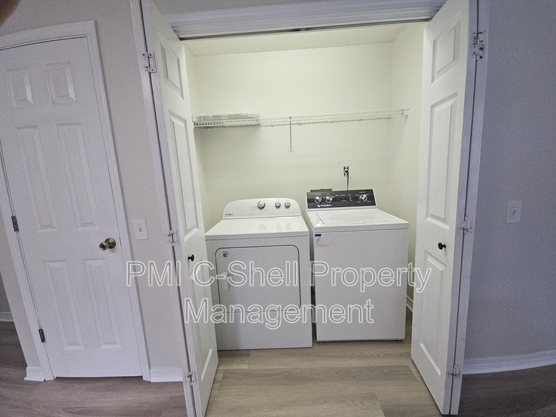 3 Bedroom 2 Bath, Pets, Park, Fenced Yard, Updated property image