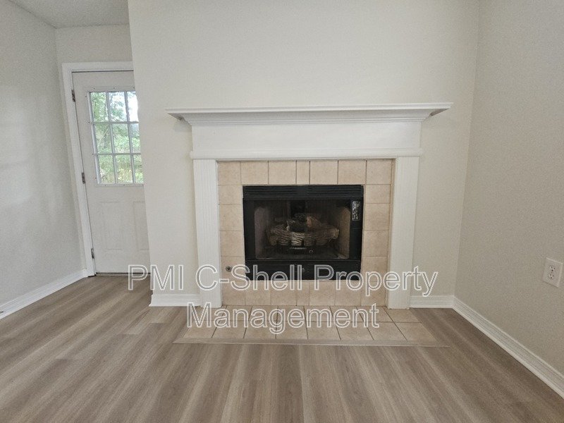 3 Bedroom 2 Bath, Pets, Park, Fenced Yard, Updated property image