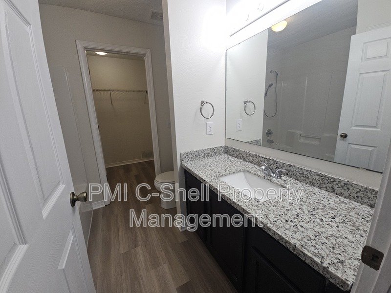 3 Bedroom 2 Bath, Pets, Park, Fenced Yard, Updated property image
