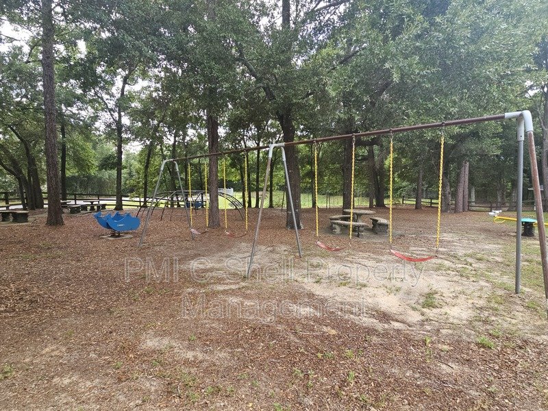 3 Bedroom 2 Bath, Pets, Park, Fenced Yard, Updated property image