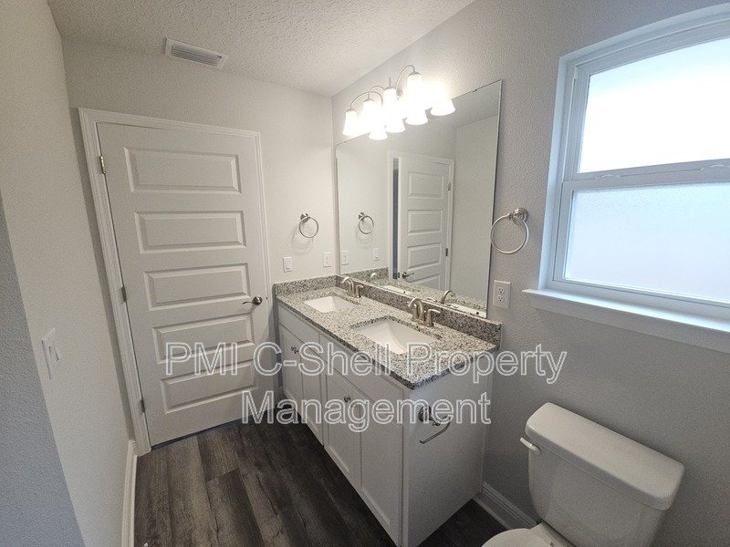 New 4 Bed 2 Bath, Garage, Yard, Pets, NAS Penscola property image