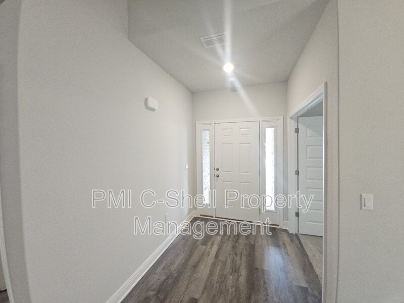 New 4 Bed 2 Bath, Garage, Yard, Pets, NAS Penscola property image