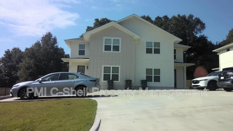 New 3 Bedroom 3.5 Townhome, Close to University-Hospital, Pets OK property image
