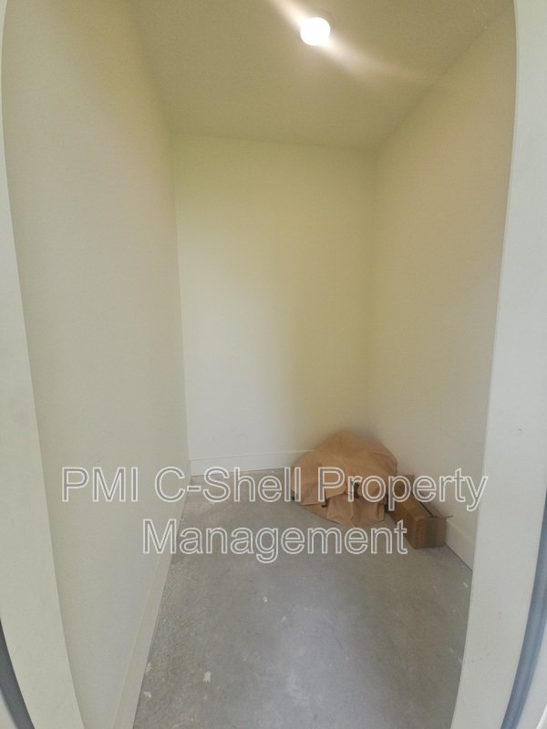 New 3 Bedroom 3.5 Townhome, Close to University-Hospital, Pets OK property image
