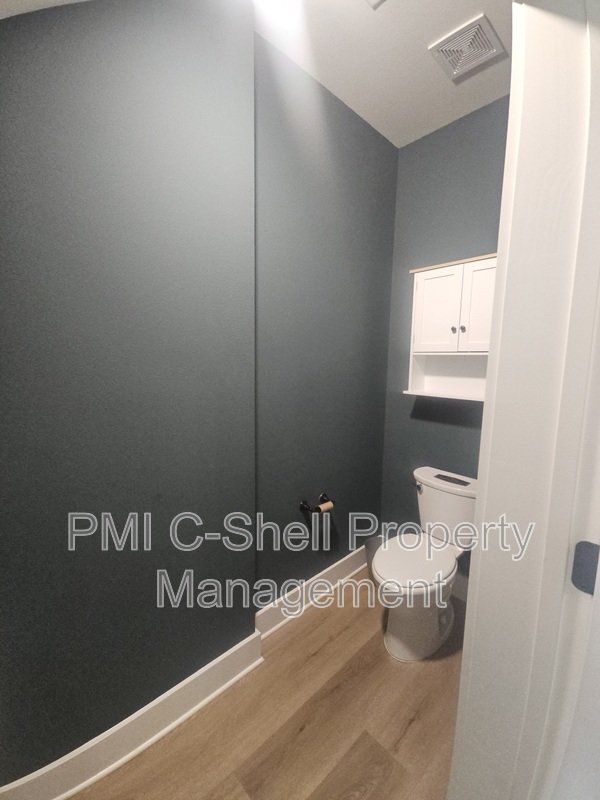 New 3 Bedroom 3.5 Townhome, Close to University-Hospital, Pets OK property image