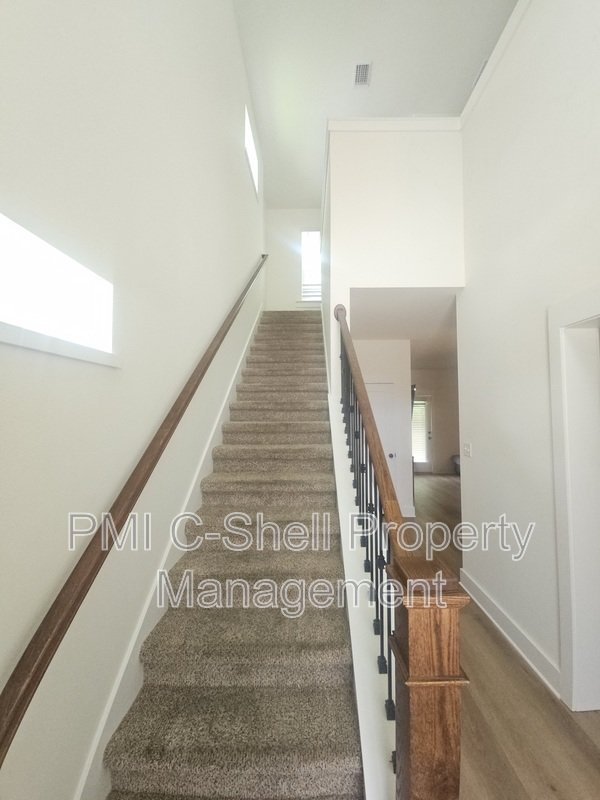 New 3 Bedroom 3.5 Townhome, Close to University-Hospital, Pets OK property image