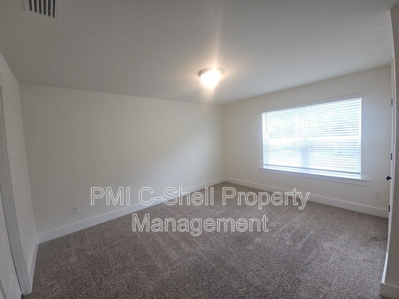 New 3 Bedroom 3.5 Townhome, Close to University-Hospital, Pets OK property image