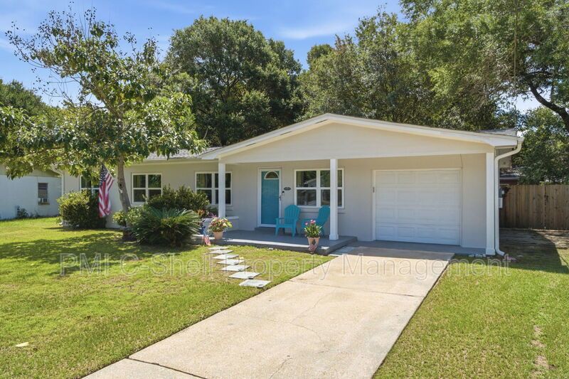 Updated 3 Bed 2 Bath Home, Convenient, Pet Friendly, Backyard property image