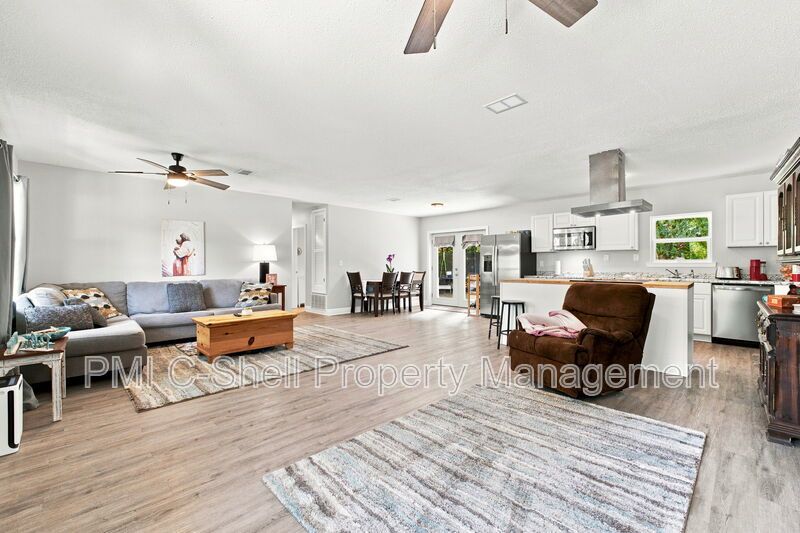 Updated 3 Bed 2 Bath Home, Convenient, Pet Friendly, Backyard property image