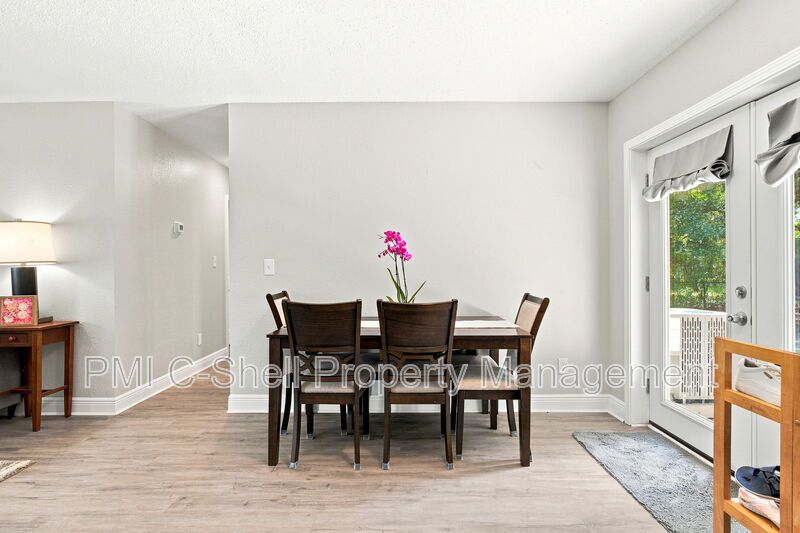Updated 3 Bed 2 Bath Home, Convenient, Pet Friendly, Backyard property image