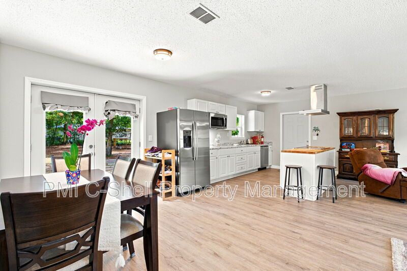 Updated 3 Bed 2 Bath Home, Convenient, Pet Friendly, Backyard property image
