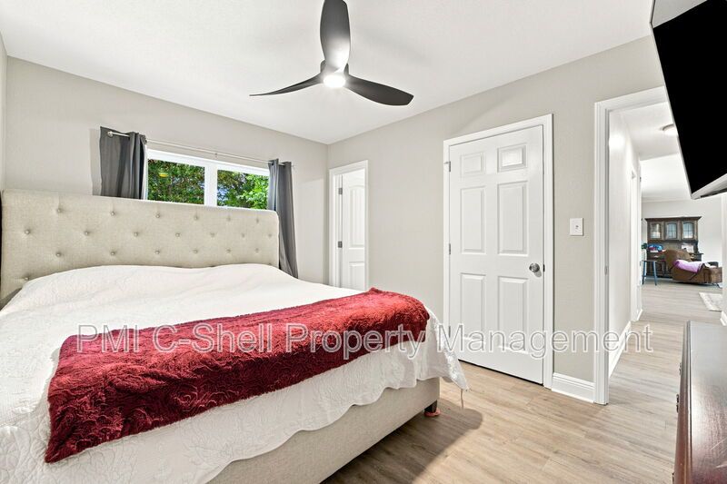 Updated 3 Bed 2 Bath Home, Convenient, Pet Friendly, Backyard property image