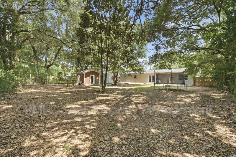 Updated 3 Bed 2 Bath Home, Convenient, Pet Friendly, Backyard property image