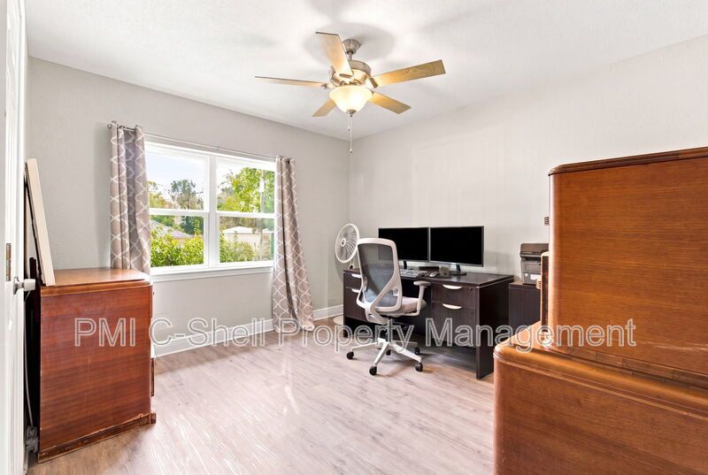 Updated 3 Bed 2 Bath Home, Convenient, Pet Friendly, Backyard property image