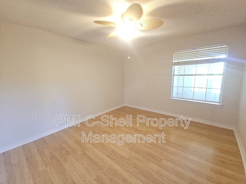 Convenient 2 Bed 1 Bath Townhouse, Yard, Pets OK property image
