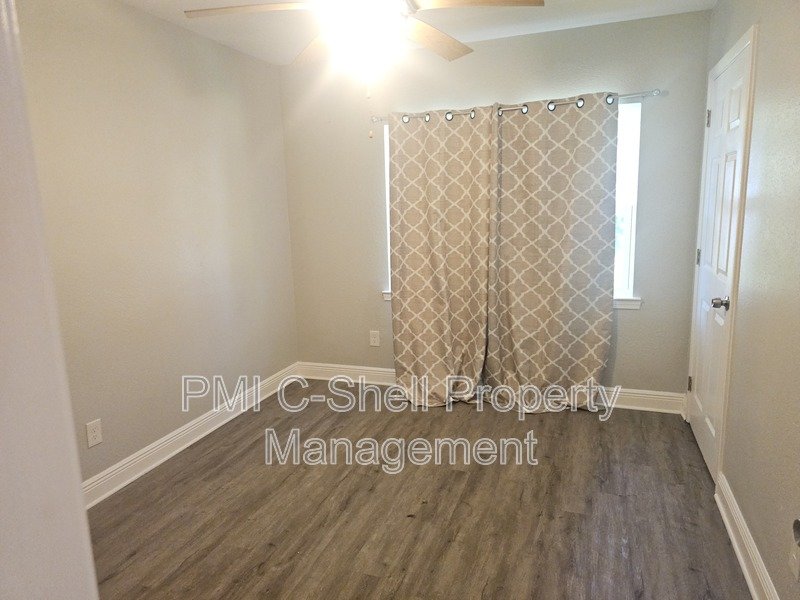 Updated 3 Bed 2 Bath Home, Convenient, Pet Friendly, Backyard property image
