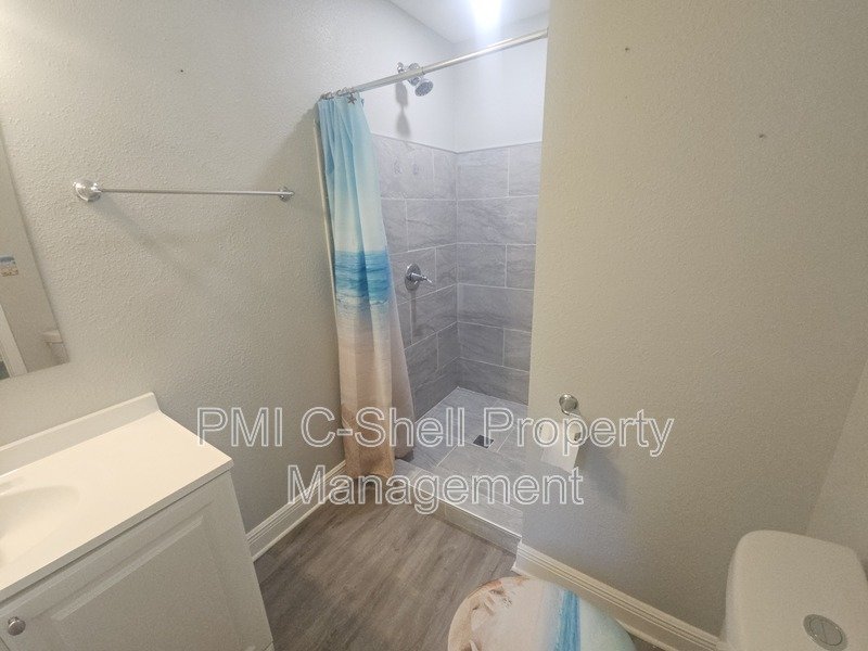 Updated 3 Bed 2 Bath Home, Convenient, Pet Friendly, Backyard property image