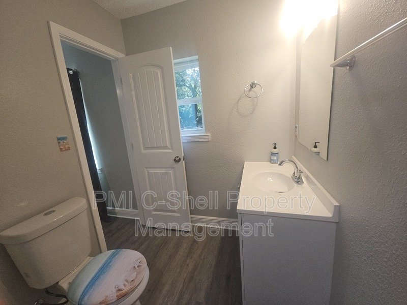 Updated 3 Bed 2 Bath Home, Convenient, Pet Friendly, Backyard property image