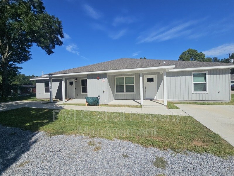 New Updated 2 Bed 1 Bath Pet Friendly Pensacola property image