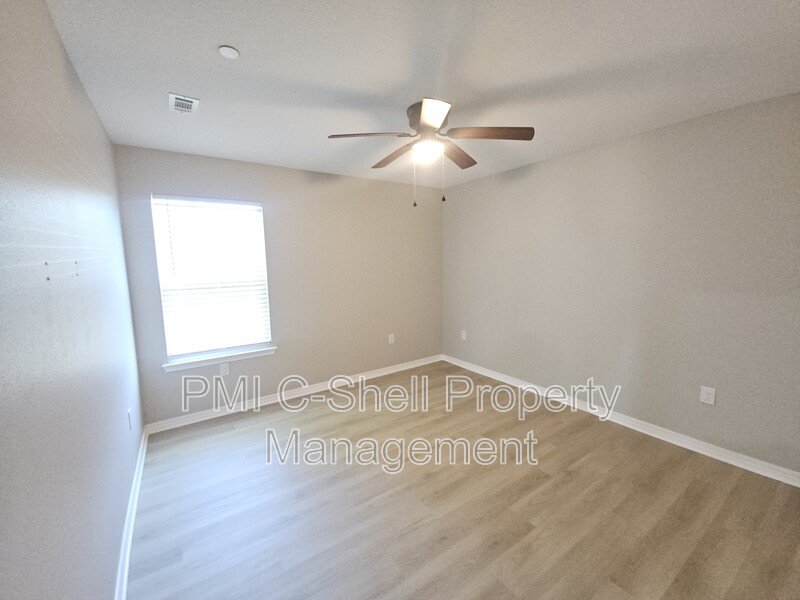 New Updated 2 Bed 1 Bath Pet Friendly Pensacola property image