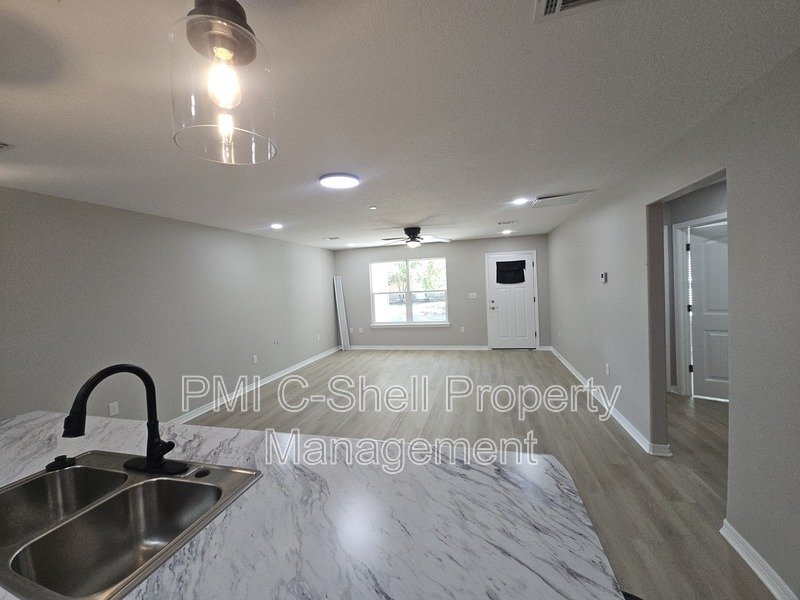 New Updated 2 Bed 1 Bath Pet Friendly Pensacola property image