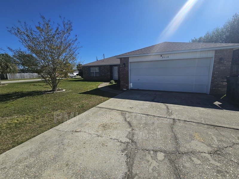 Fantastic 3 Bed 2 Bath on Corner Near NAS Pensacola Pet Friendly property image