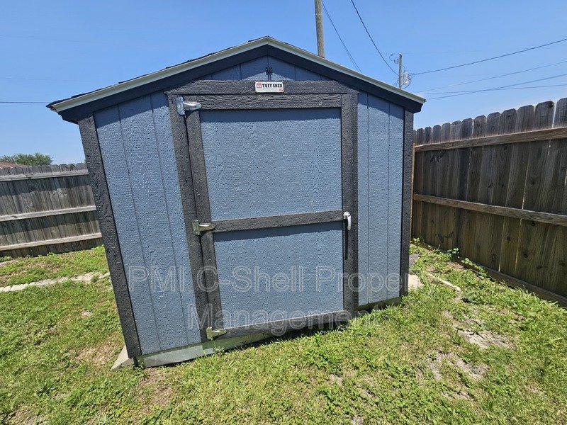 Fantastic 3 Bed 2 Bath on Corner Near NAS Pensacola Pet Friendly property image