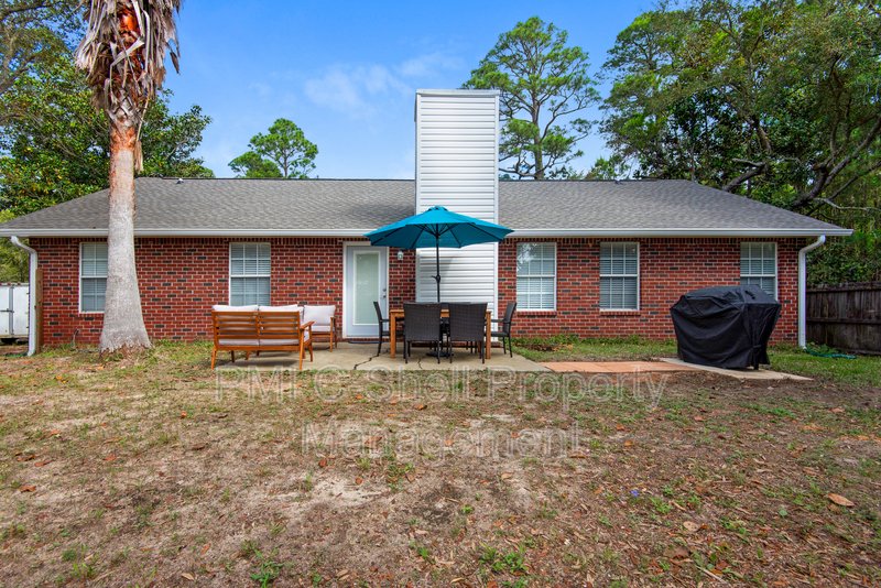 3bed 2bath Gulf Breeze, Yard, Great Schools, No HOA, $374,900 property image