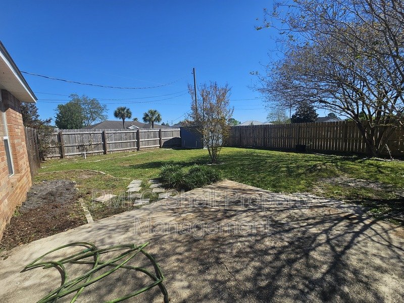 Fantastic 3 Bed 2 Bath on Corner Near NAS Pensacola Pet Friendly property image