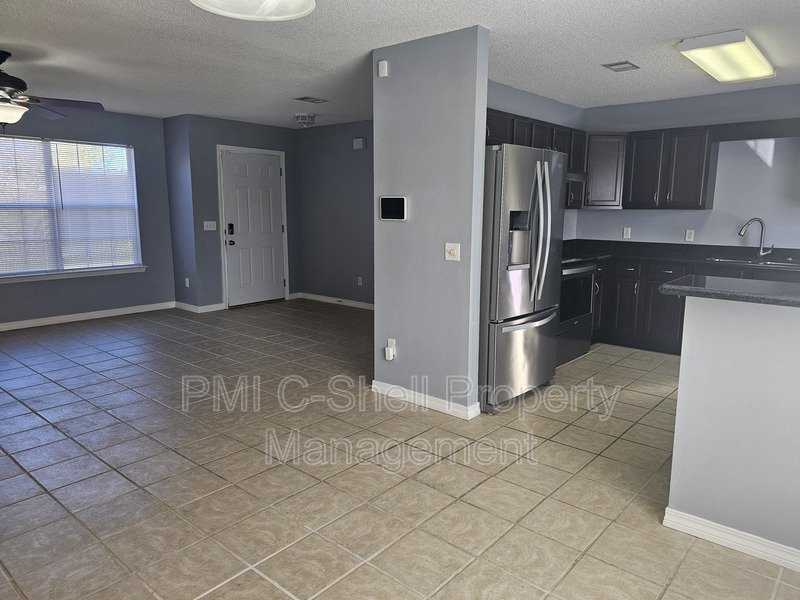 Fantastic 3 Bed 2 Bath on Corner Near NAS Pensacola Pet Friendly property image