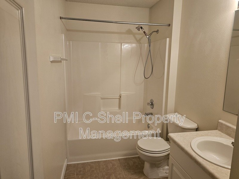 Fantastic 3 Bed 2 Bath on Corner Near NAS Pensacola Pet Friendly property image