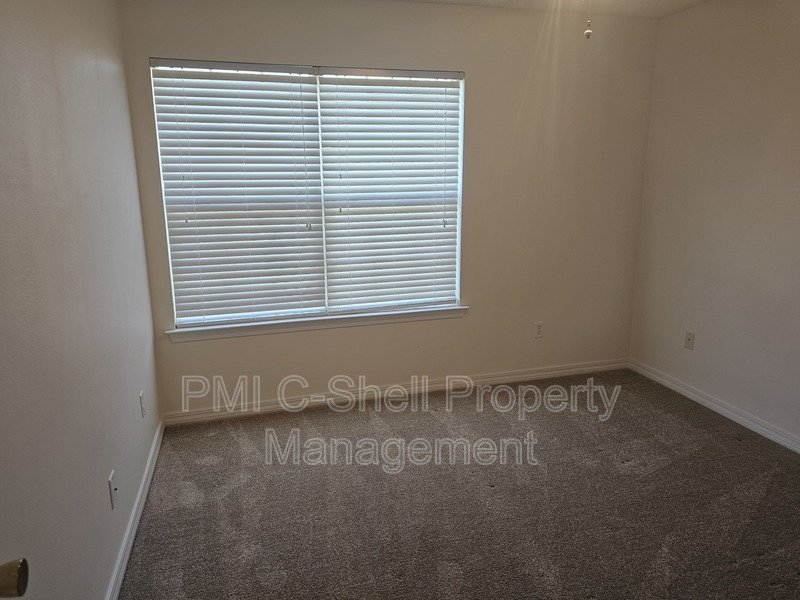 Fantastic 3 Bed 2 Bath on Corner Near NAS Pensacola Pet Friendly property image