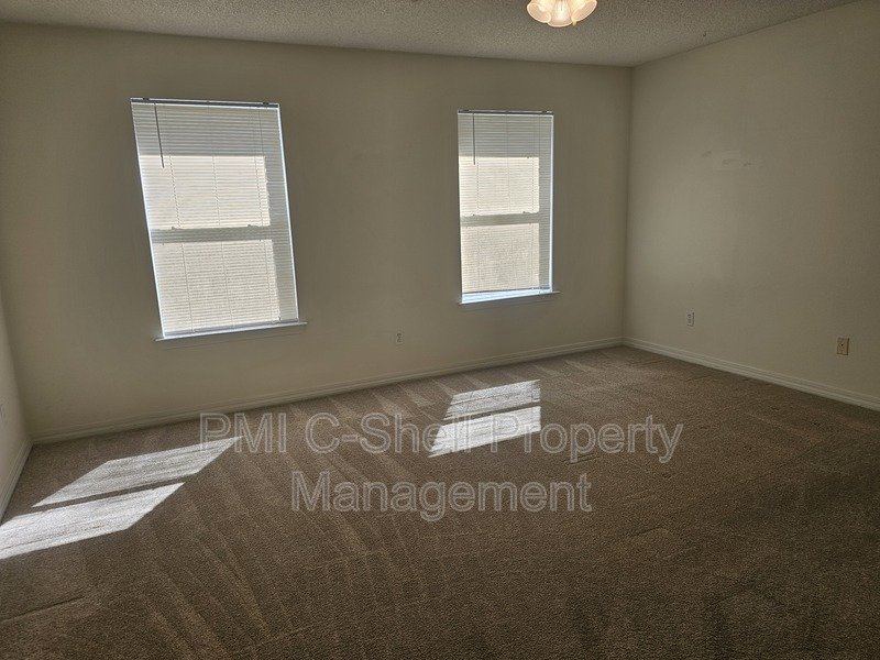 Fantastic 3 Bed 2 Bath on Corner Near NAS Pensacola Pet Friendly property image